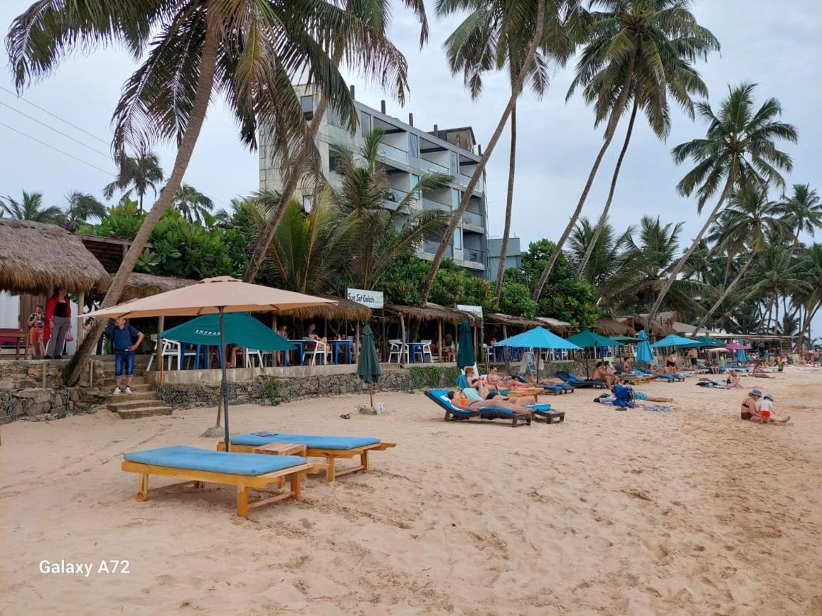 Suncoast Beach Hotel Mirissa Exterior photo